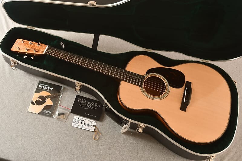 

Акустическая гитара Martin Custom Shop GP 28 Style Sitka Flamed Koa #2703337