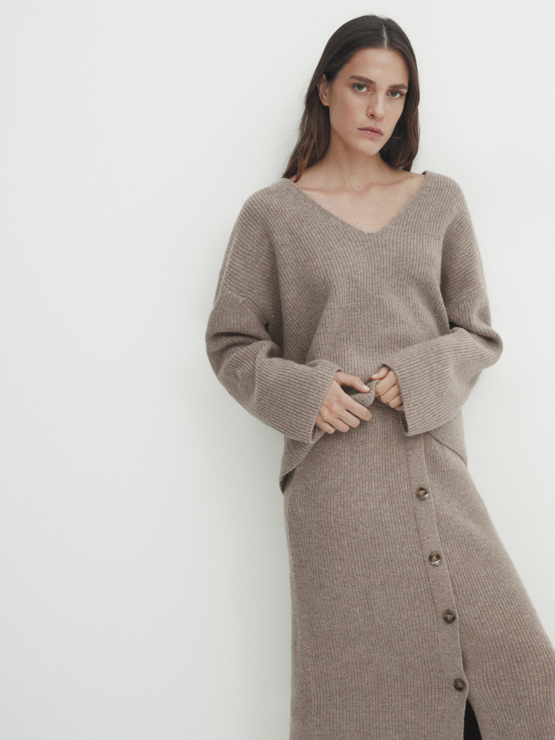 

Юбка миди изобразной трикотажи с соответствующими пуговиками Massimo Dutti, экру медиум