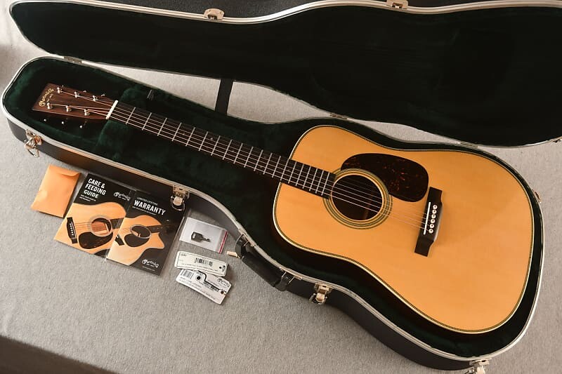 

Акустическая гитара Martin HD-28 Dreadnought Acoustic Guitar #2739767