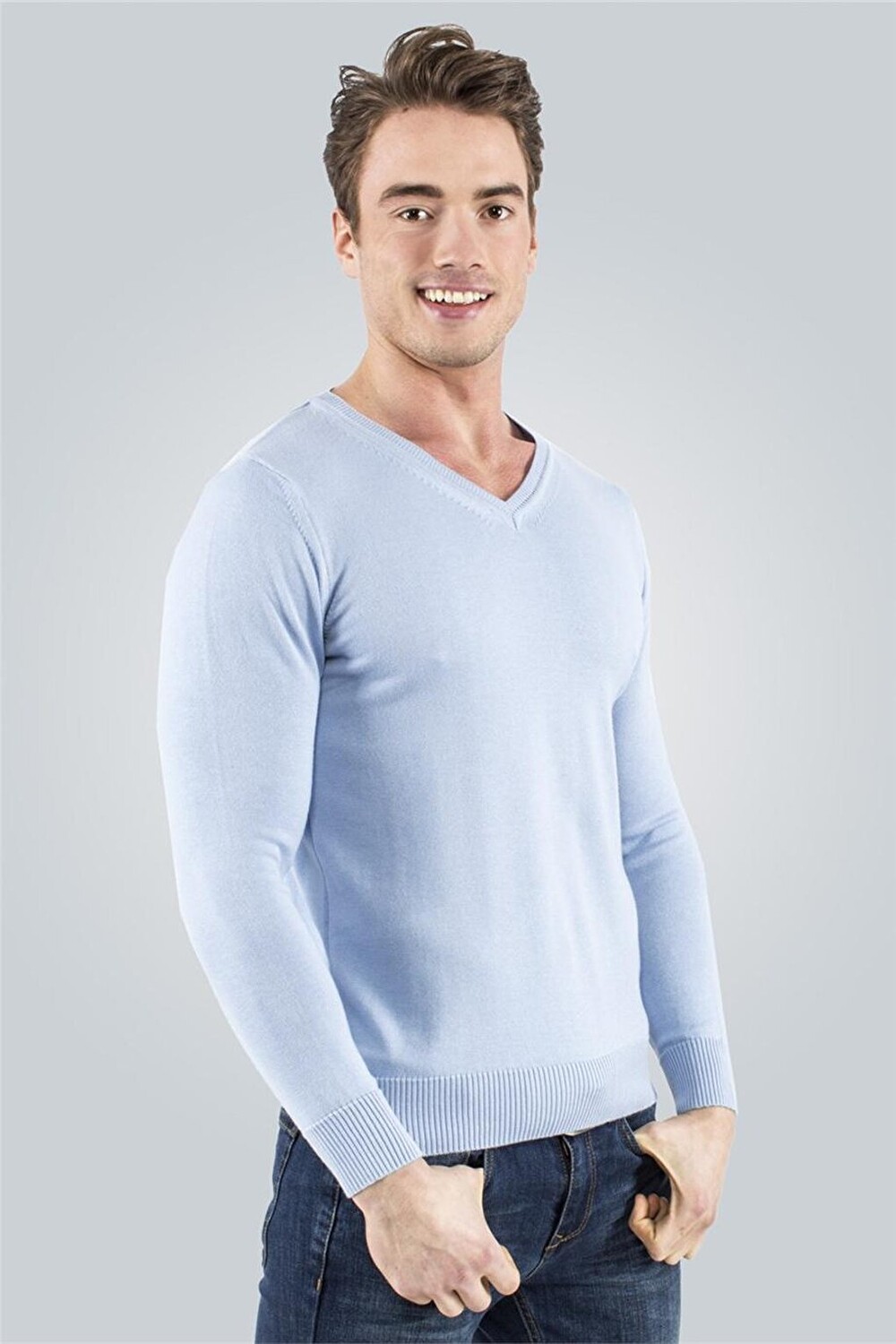 

Мужской хлопковый синий свитер Slim Fit с v-образным вырезом TUDORS, синий
