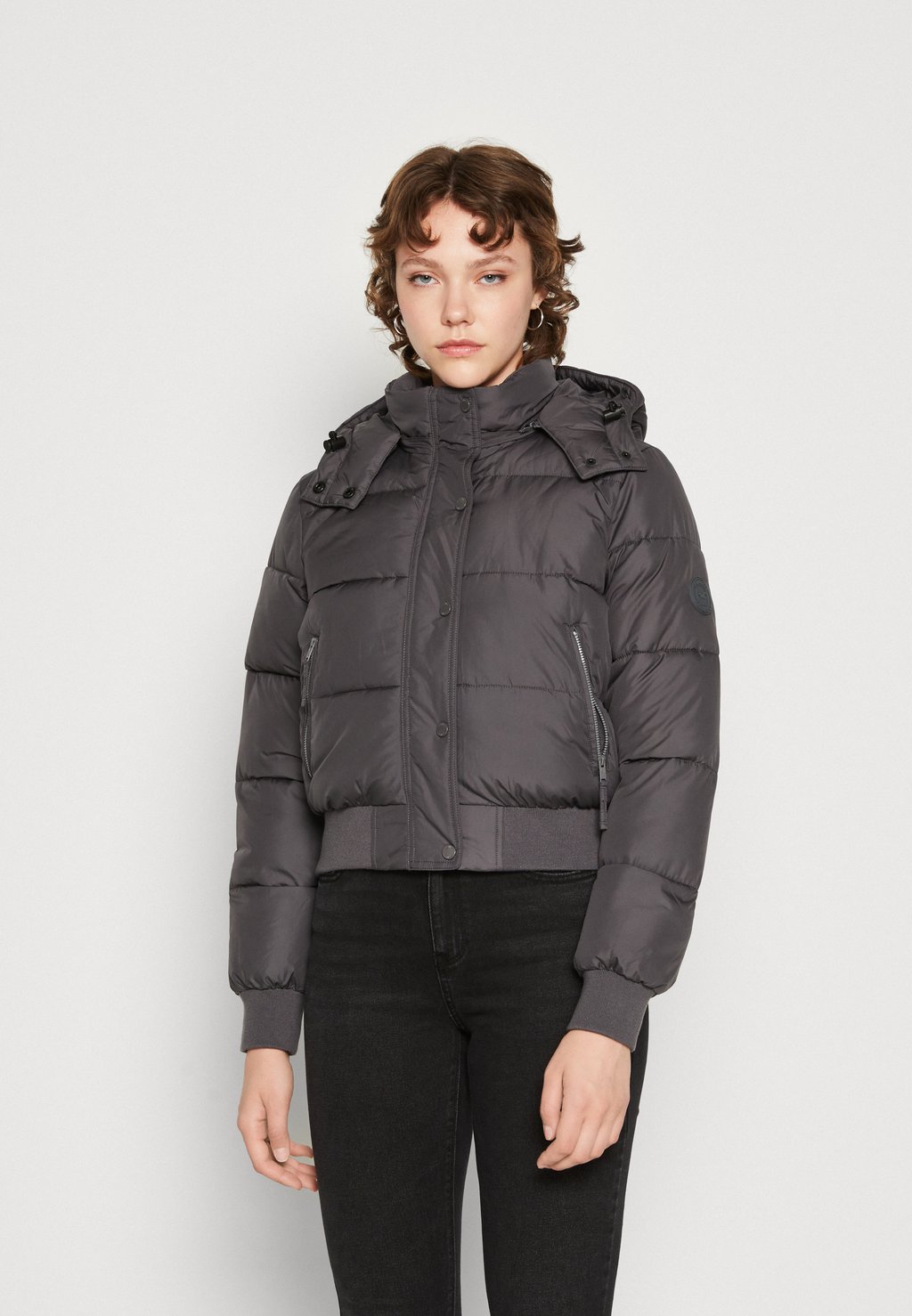 Куртка Hollister Co. ULTIMATE PUFFER, темно-серый магнит