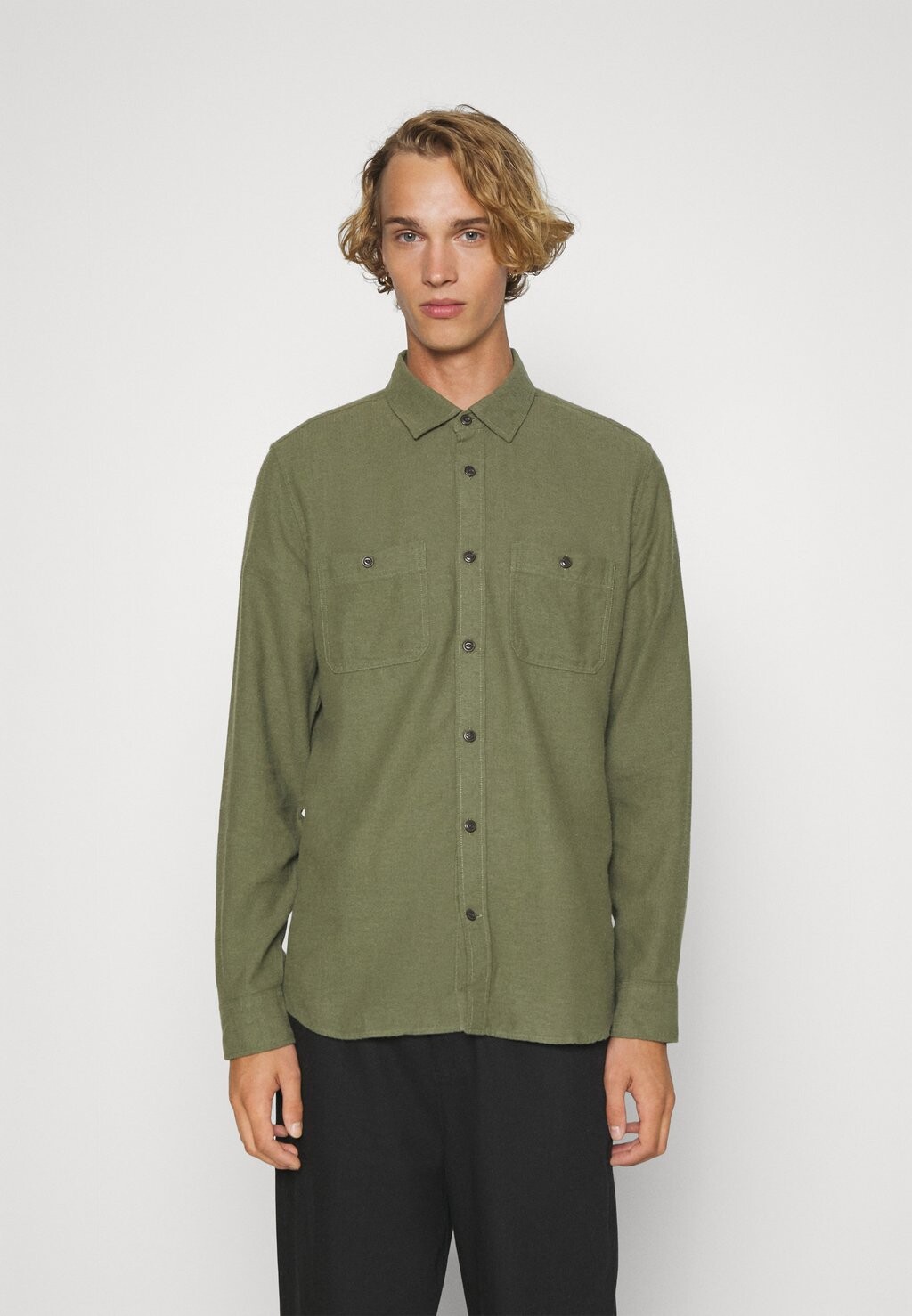 

Рубашка STANDARD BRUSHED UTILITY GAP, оливково-зеленый