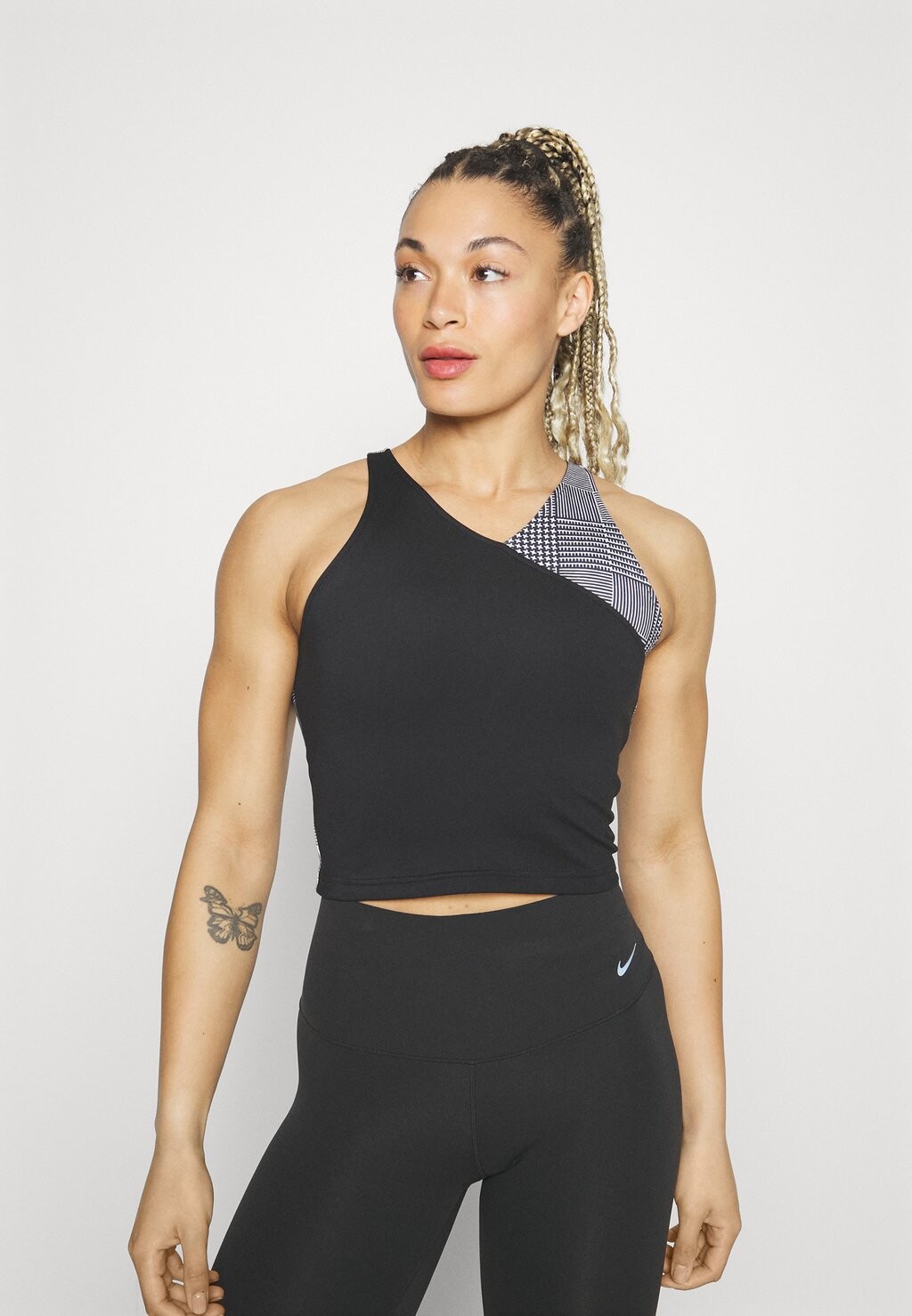 

Топ Nike, черный/антрацит/белый