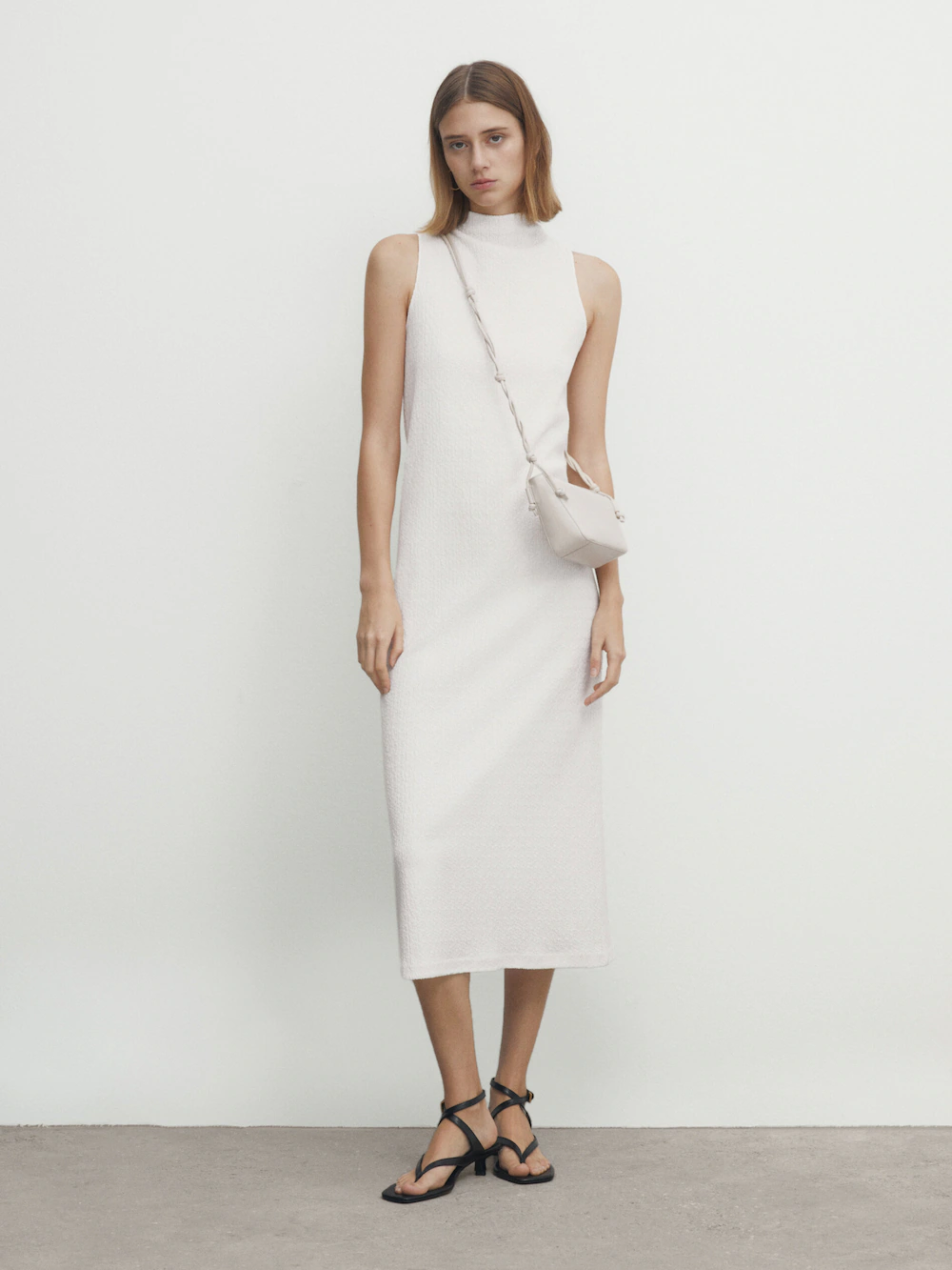 

Платье миди из текстурированной водолазки Massimo Dutti, кремовый