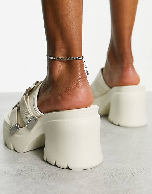 

Эксклюзивные белые босоножки на массивном каблуке Public Desire Wide Fit Oslo