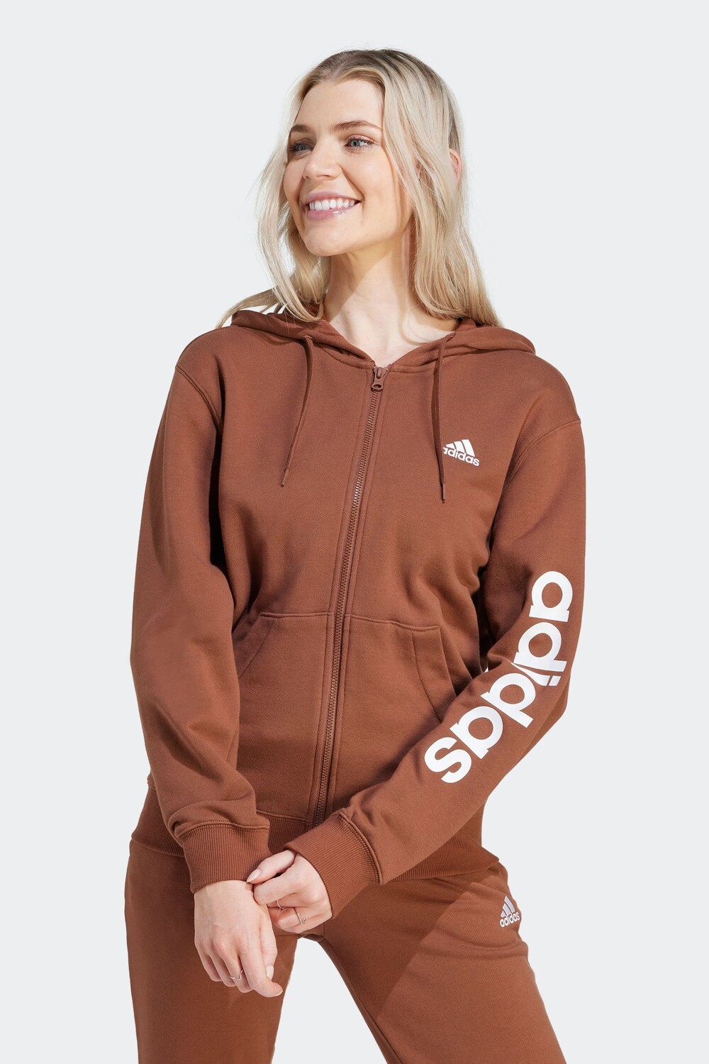 

Толстовка с линейным узором на молнии и логотипом adidas, коричневый