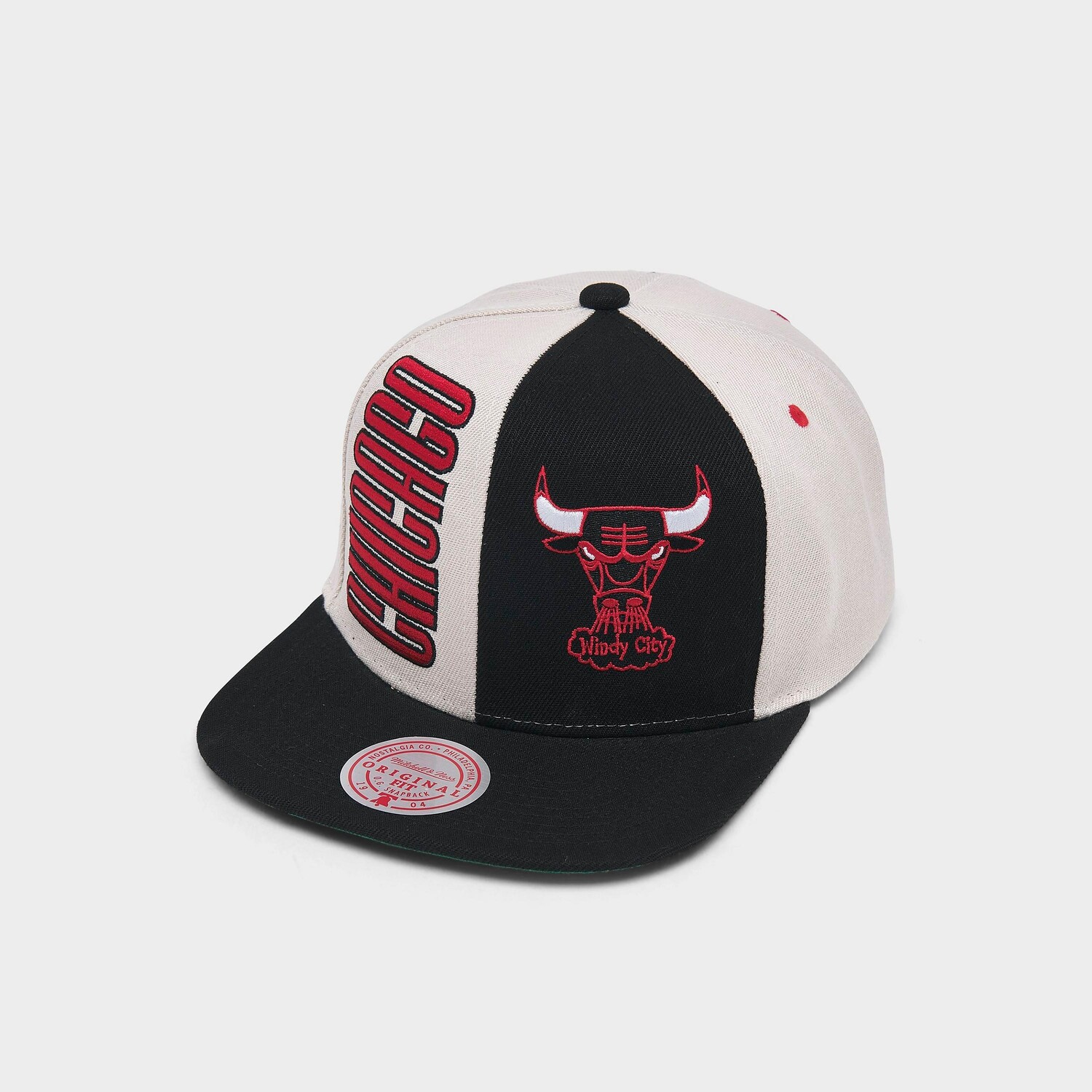 

Кепка НБА с поп-панелью Mitchell & Ness Chicago Bulls Snapback, черный