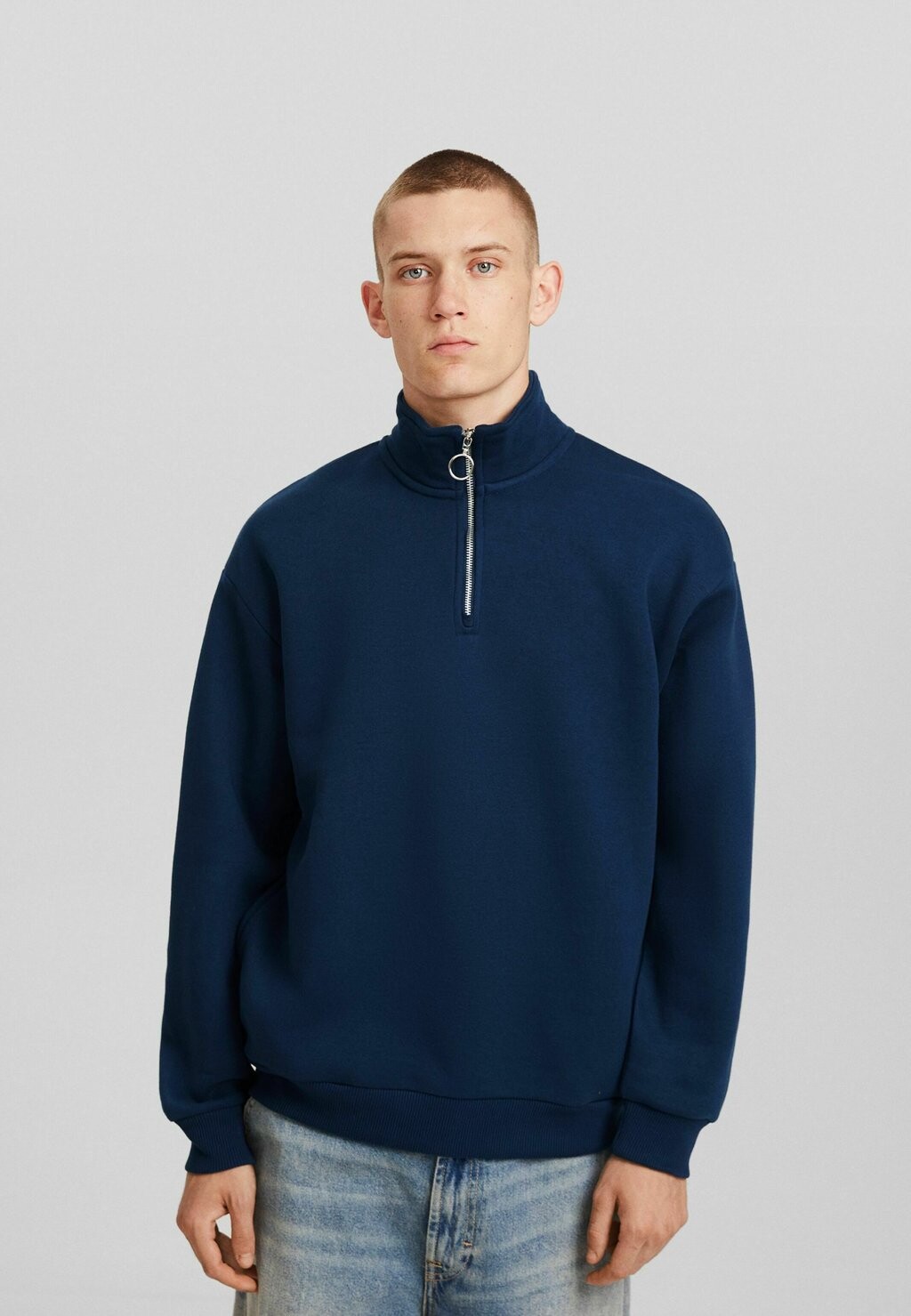 

Толстовка High Neck Bershka, синий