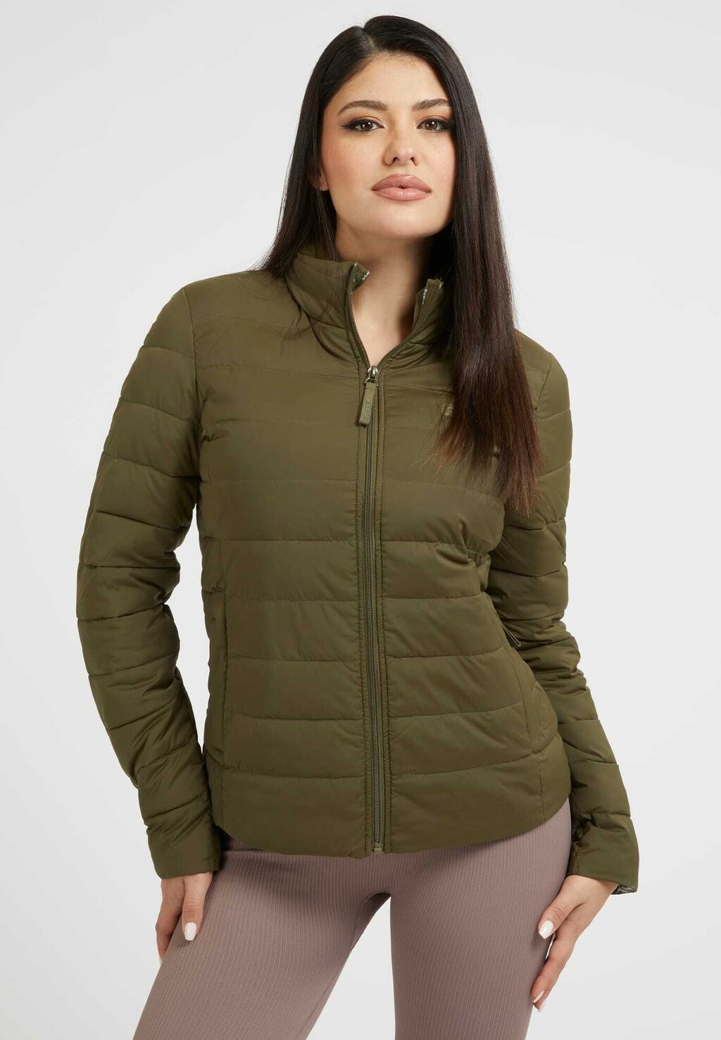 

Зимняя куртка Guess
