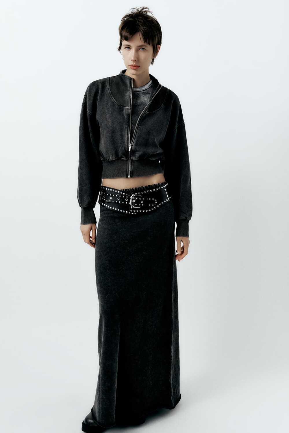 

Длинная юбка из плюша с выцветшим эффектом ZARA, черный