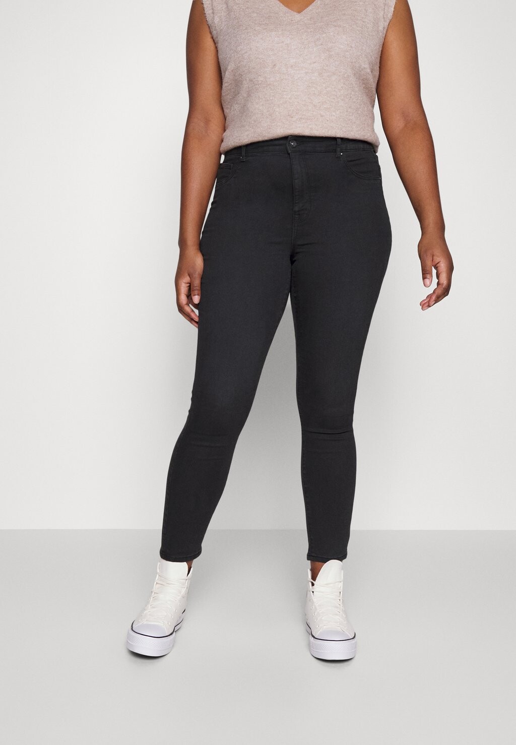 

Джинсы Skinny Fit ONLY Curve