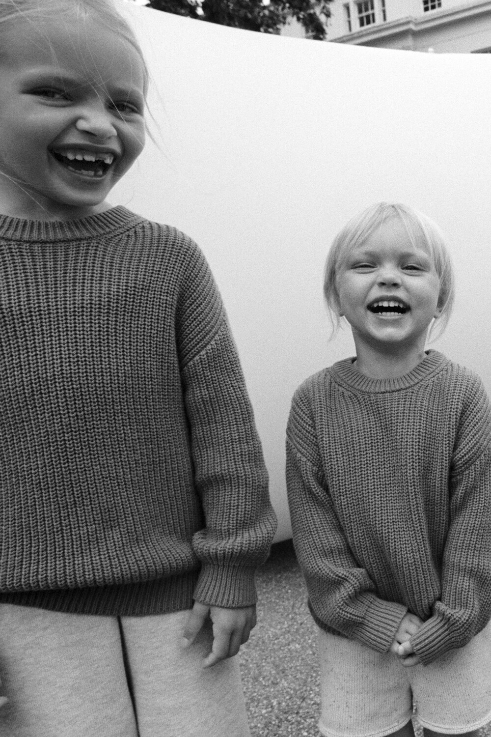 

Трикотажный свитер Zara, коричневый/серо-коричневый