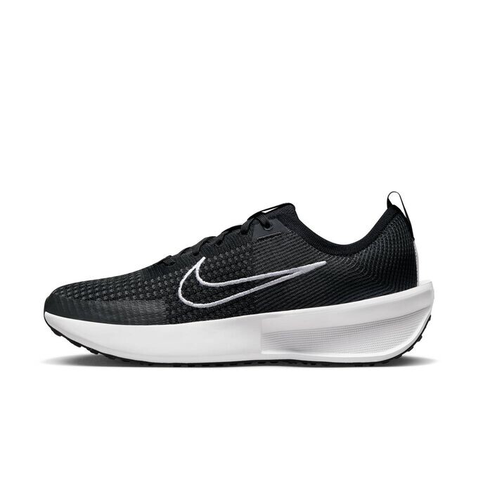 

Кроссовки взаимодействуют с бегом Nike, черный
