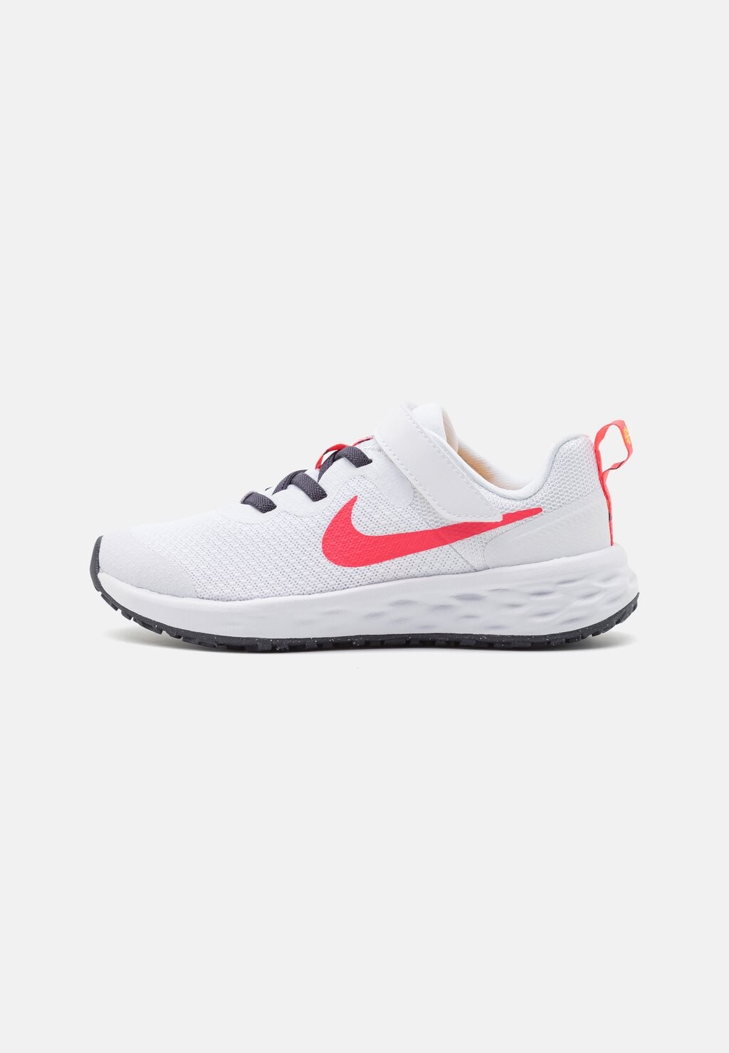 

Кроссовки нейтрального цвета NIKE REVOLUTION 6 (PSV) Nike Performance, белый