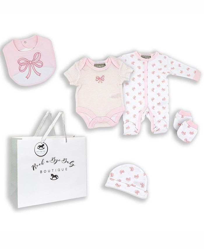 Подарочный набор с бантиками для маленьких девочек в сетчатой сумке, набор из 5 предметов Rock-A-Bye Baby Boutique, мультиколор боди в полоску на 1 3 месяца