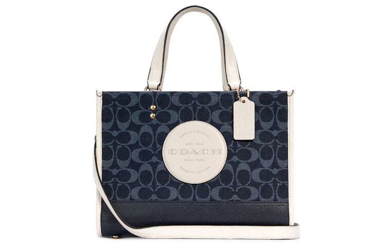 

Сумка-тоут COACH Dempsey 30 из шамбре, синий / белый