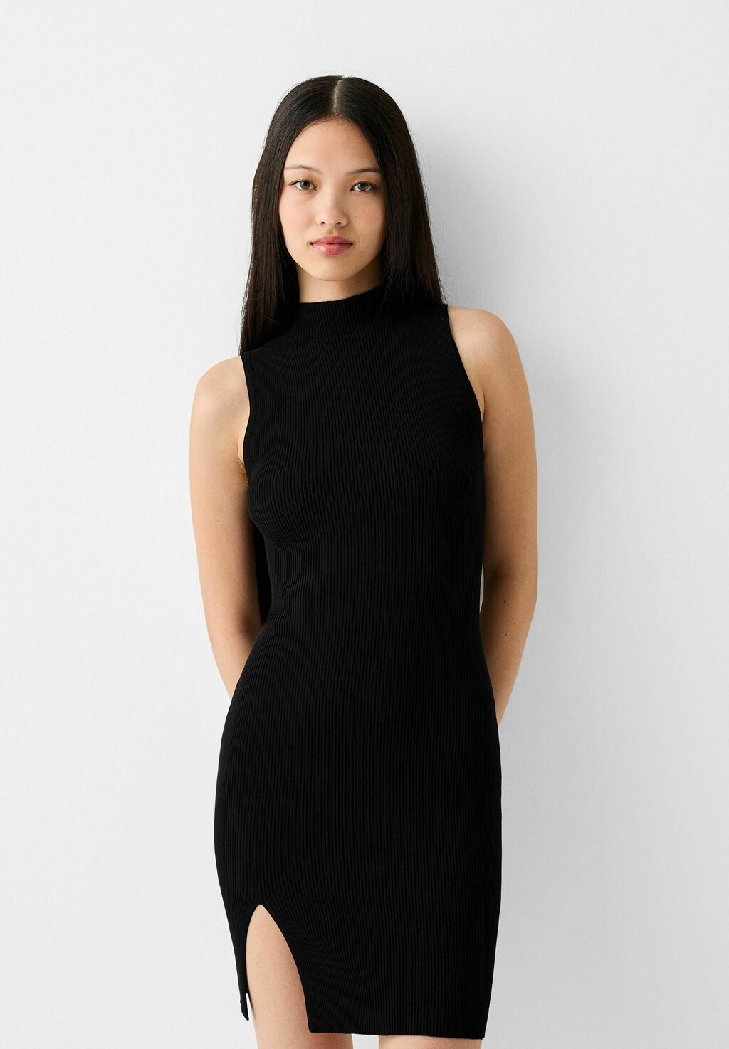 

Платье-футляр Bershka, цвет black