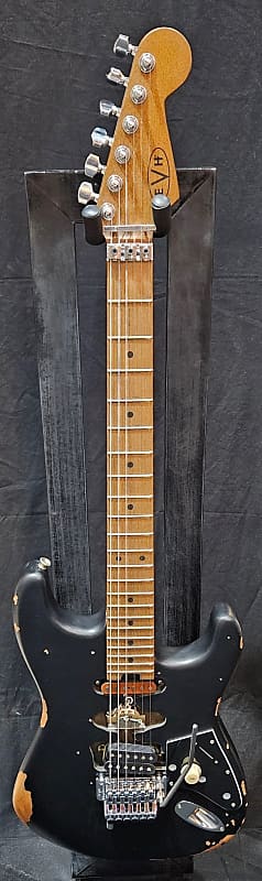 электрогитара evh frankenstein relic series electric guitar maple fingerboard white Электрогитара EVH Frankenstein Series Relic Electric Guitar - Black 2023