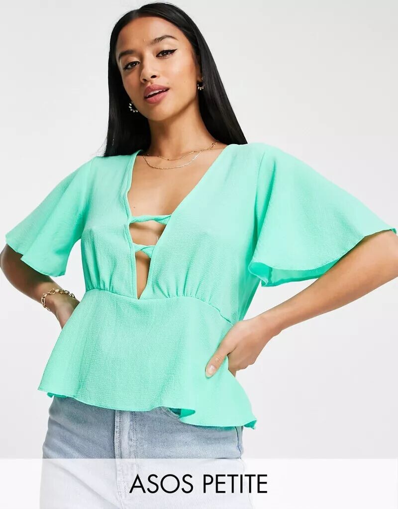 

Ярко-зеленая чайная блузка ASOS Petite с баской, рукавом-ангелком и закрученной деталью спереди