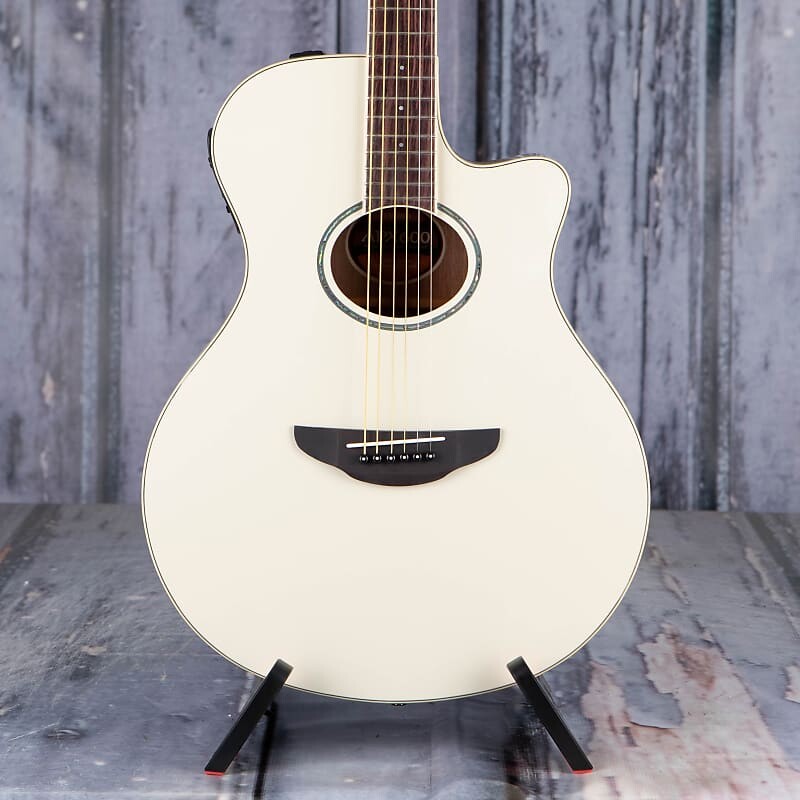 

Акустическая гитара Yamaha APX100 Acoustic/Electric, Vintage White