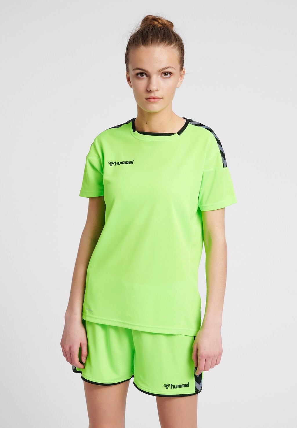 

Футболка с принтом Hummel, зеленый неон