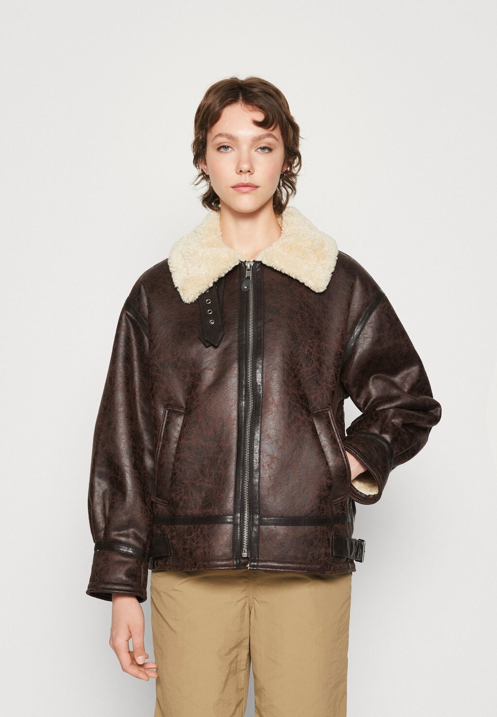 

Куртка из искусственной кожи BDG Urban Outfitters, Коричневый