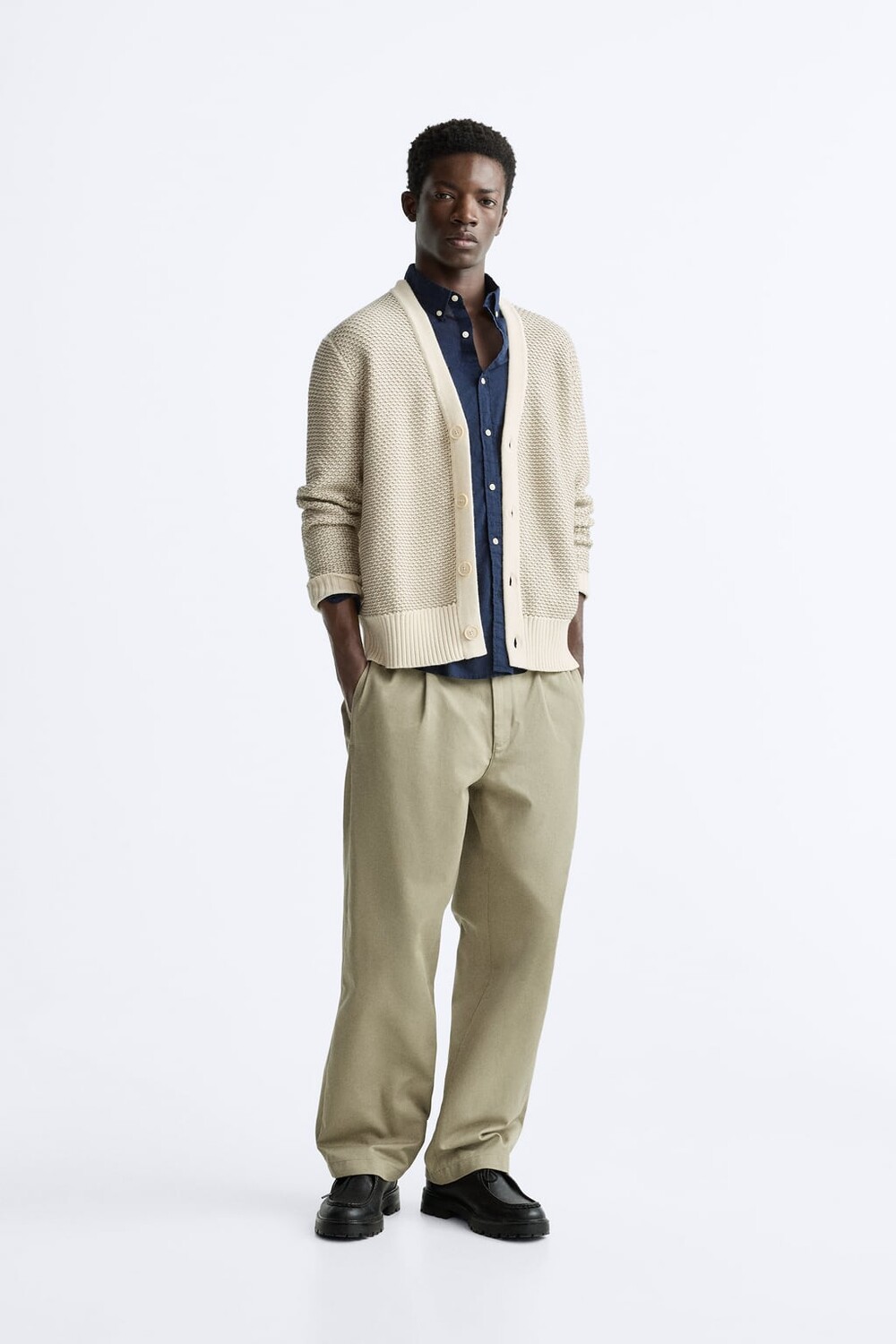 

Фактурный жаккардовый кардиган ZARA, экру