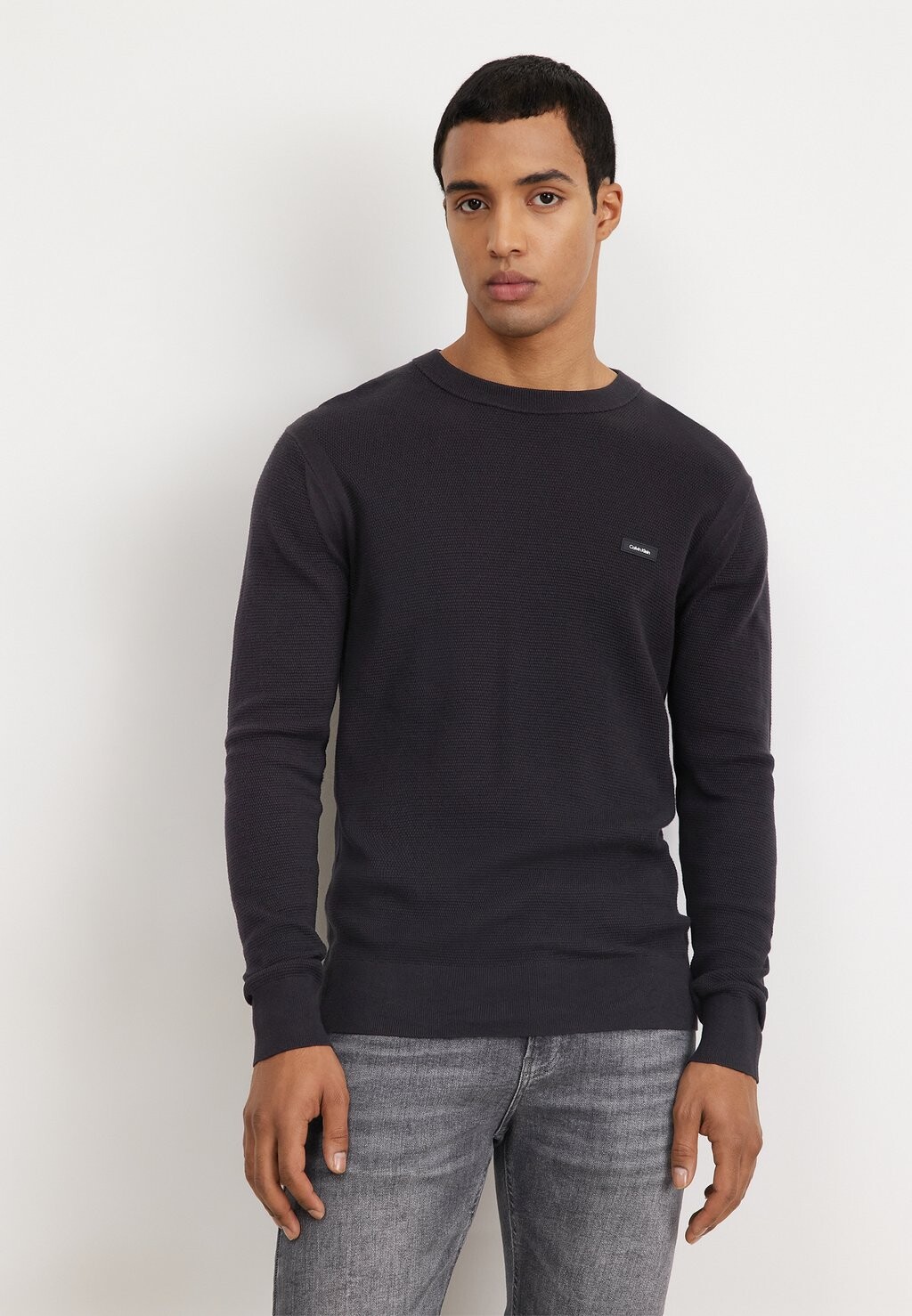 

Вязаный свитер TEXTURED SWEATER Calvin Klein, цвет black