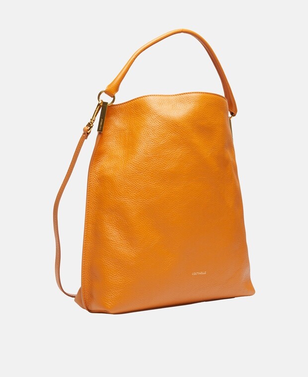 

Кожаная сумка-хобо Coccinelle, цвет Pumpkin Orange