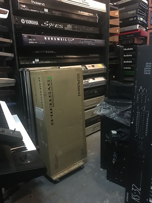 

49-клавишный синтезаторный синтезатор Roland System-8 с технологией plug-out //АРМЕНС// SYSTEM 8