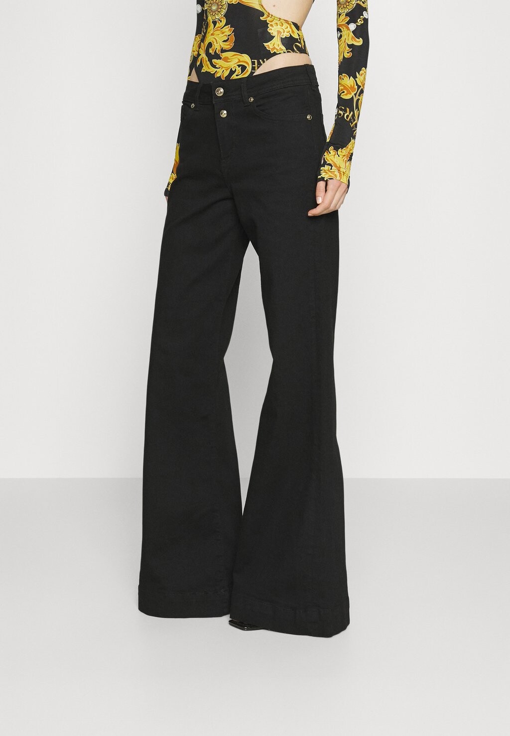 

Джинсы мешковатые Versace Jeans Couture, черный