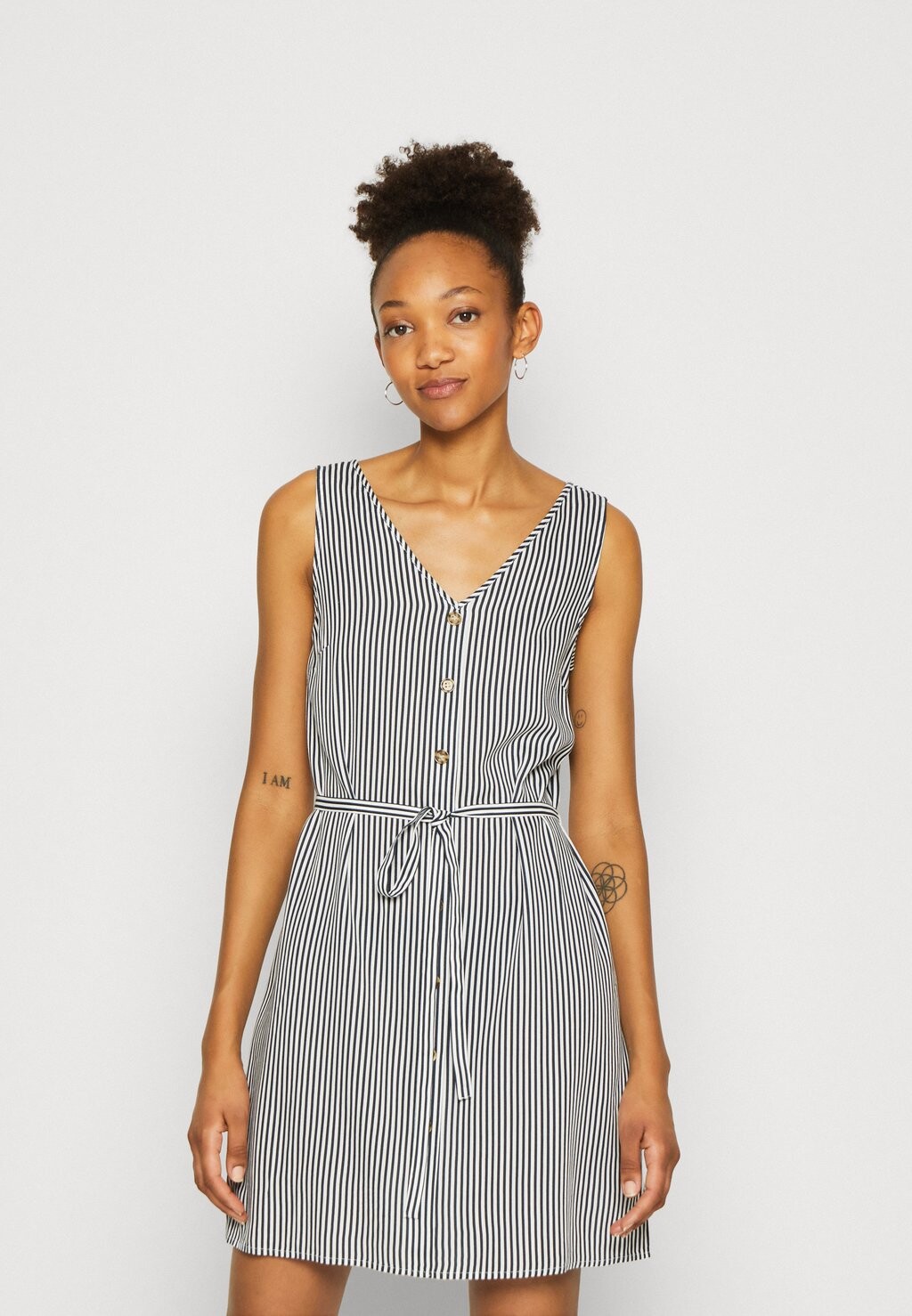 

Летнее платье Vero Moda