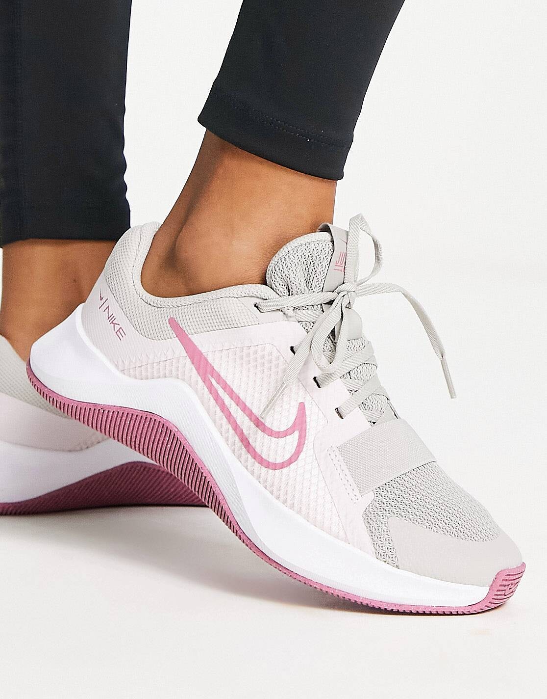 

Серые и розовые кроссовки Nike Training MC 2