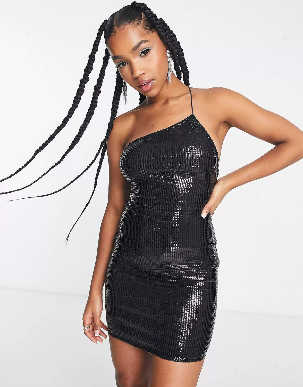 

Платье Pull&Bear Asymmetric Strap Detail Sequin Mini Dress, черный