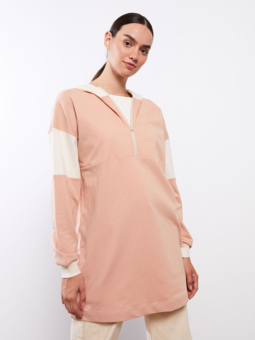 

Женская туника с капюшоном и цветными блоками с длинным рукавом LCW Modest