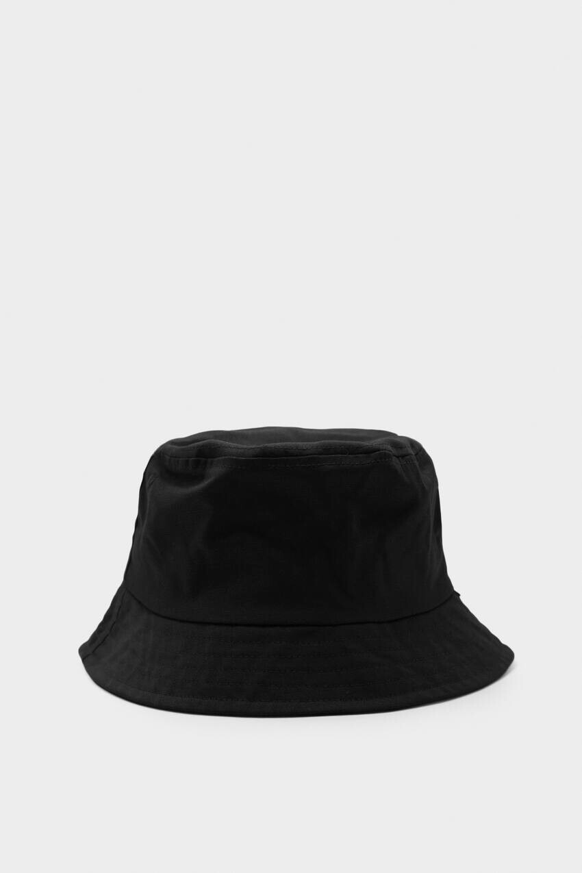 

Черная базовая шляпа-ведро Pull&Bear, черный
