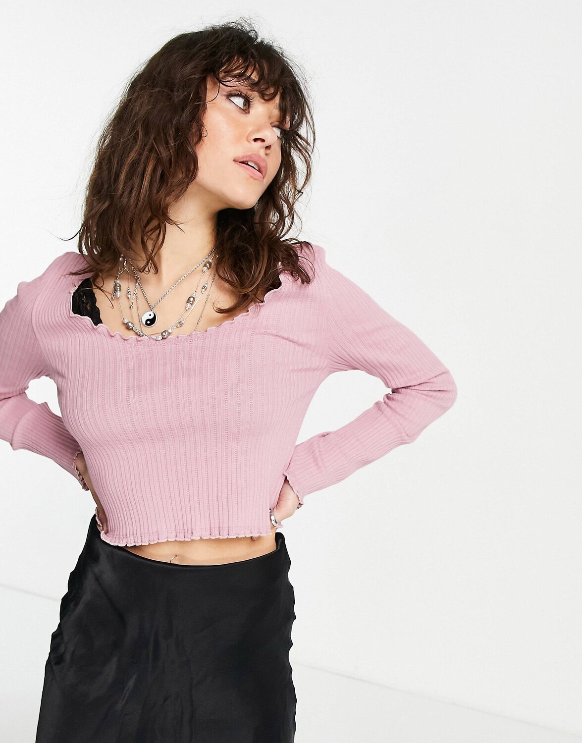 

Розовый топ в рубчик с оборками Topshop