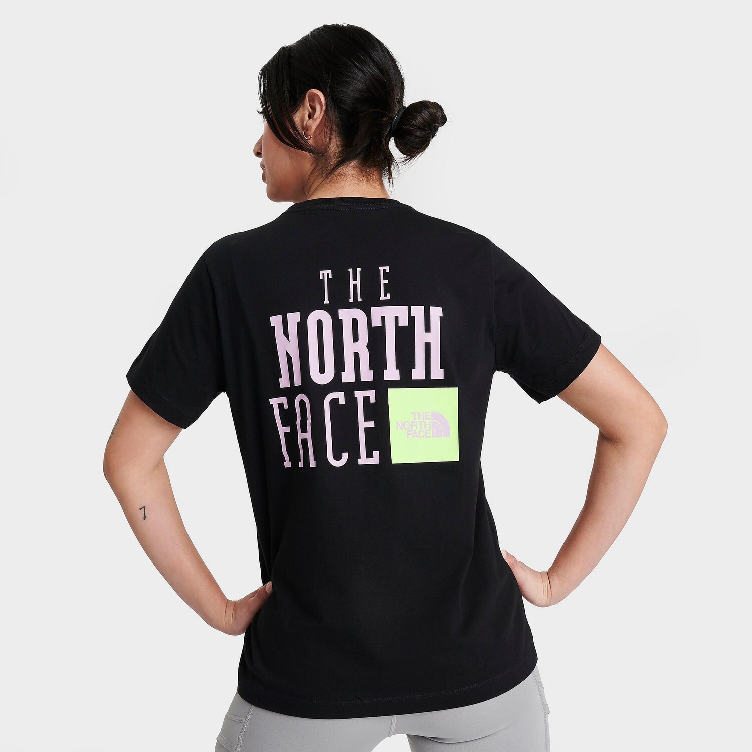 

Женская футболка с короткими рукавами The North Face Proud, черный