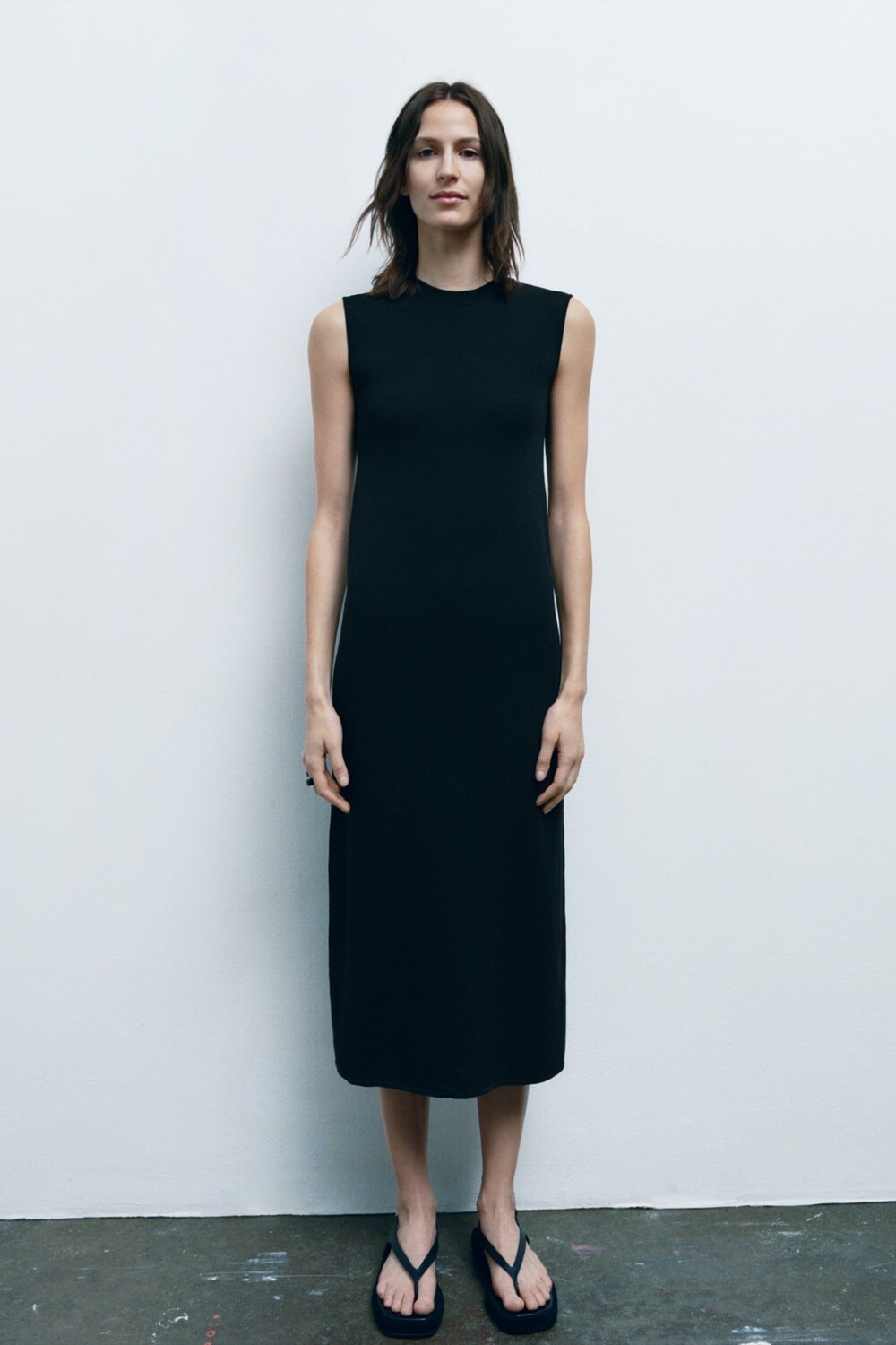 

Трикотажное платье миди ZARA, черный