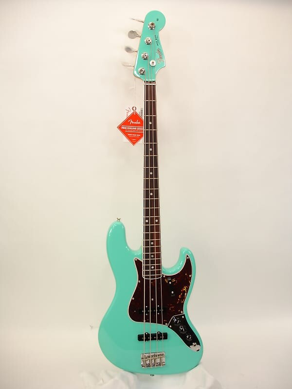 

Бас-гитара Fender American Vintage II 1966 Jazz Bass, накладка на гриф из палисандра, зеленая морская пена с футляром, 9 фунтов, 1 унция