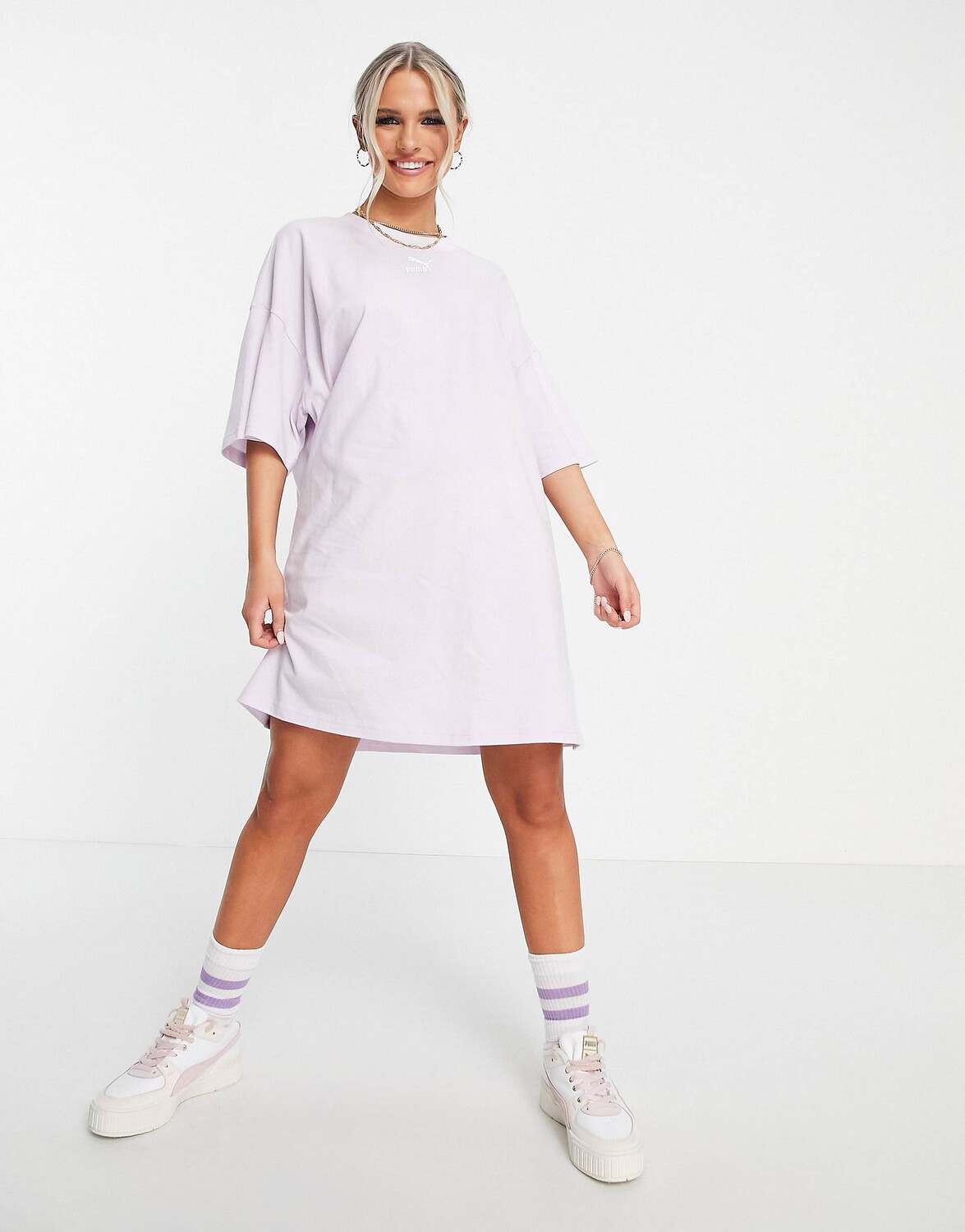 

Сиреневое платье-футболка с небольшим логотипом Puma Essentials