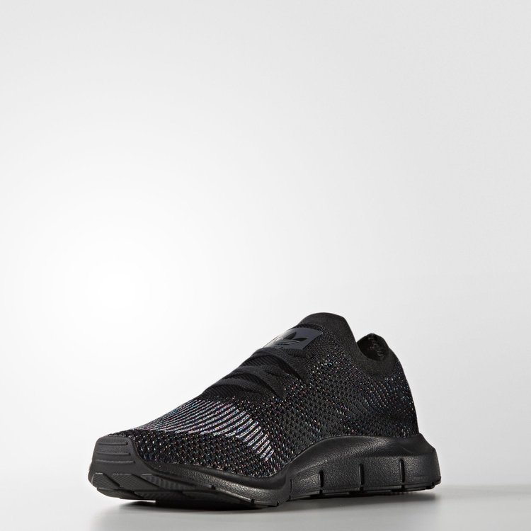 Adidas originals swift run clearance primeknit trainers in black