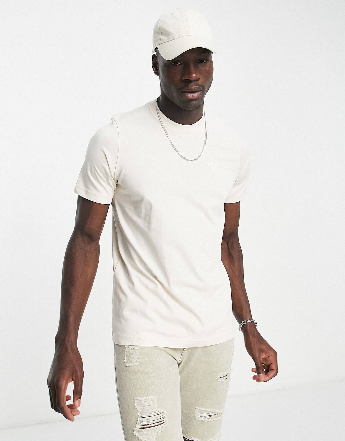 

Белая футболка с логотипом adidas Originals Trefoil Essentials