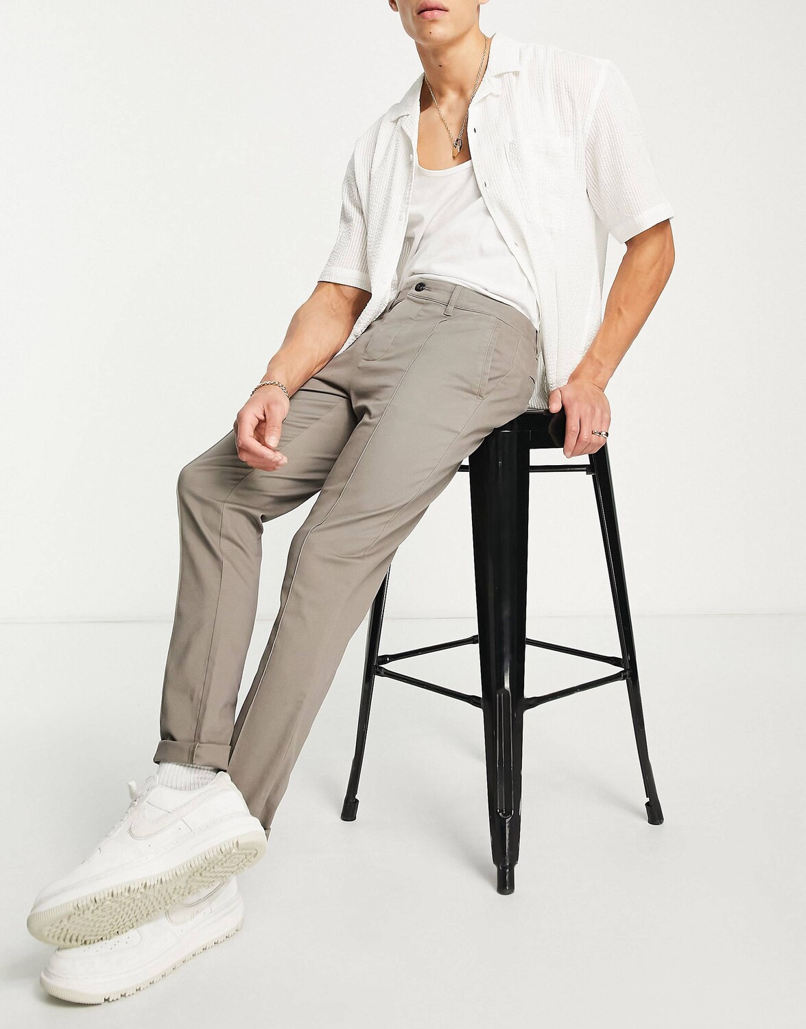 

Темно-бежевые брюки чинос скинни ASOS DESIGN