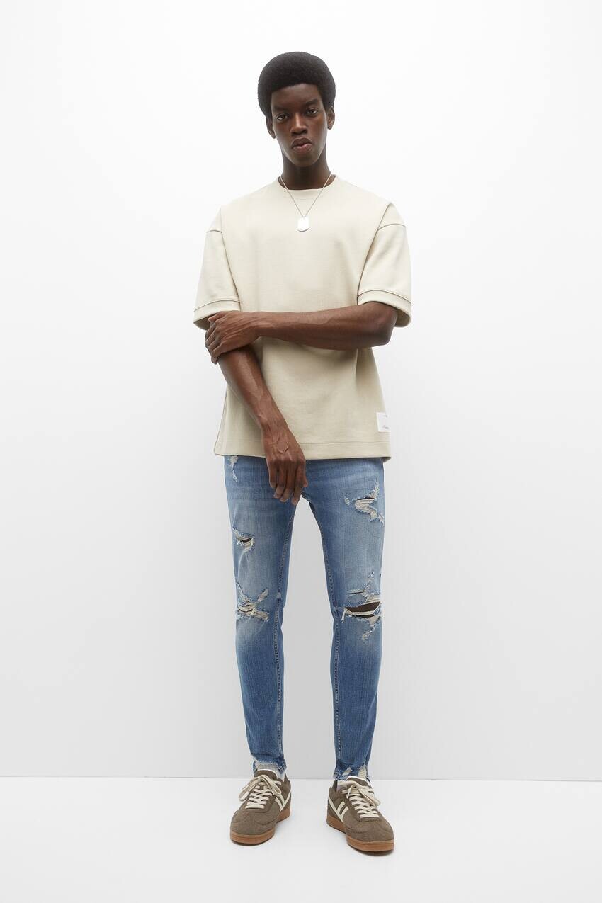 

Рваные джинсы-морковки Pull&Bear, синий