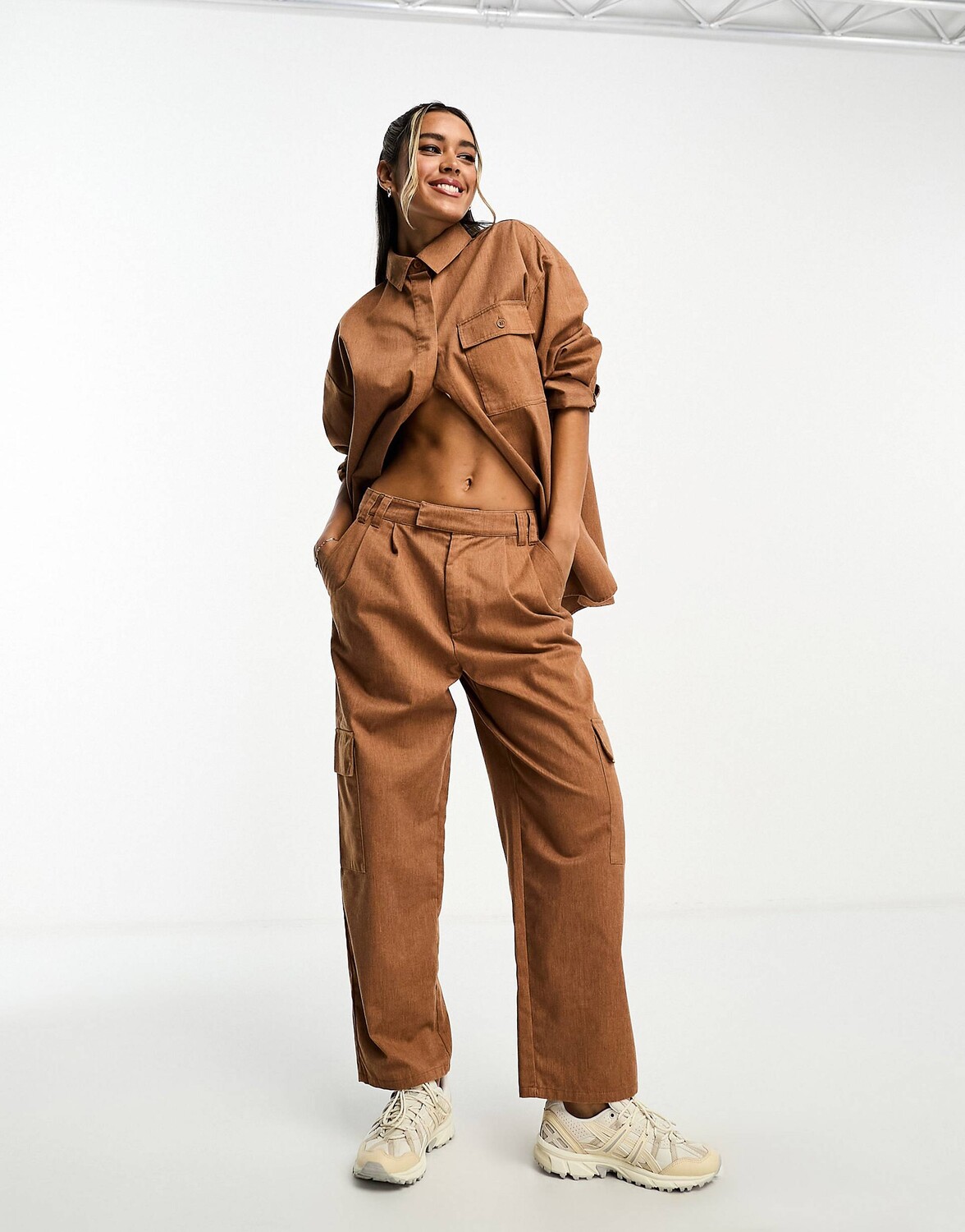 

Брюки карго Asos Design Barrel Leg, темно-бежевый