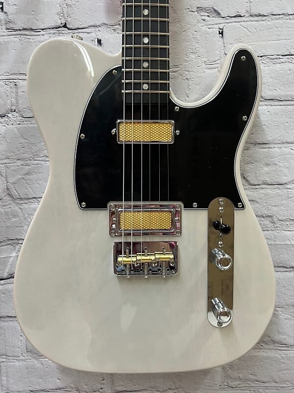 

Гитара Fender Gold Foil White Blonde Telecaster Ebony с грифом и сумкой, 8,5 фунтов GOLDFOILTELECASTEREBWBL