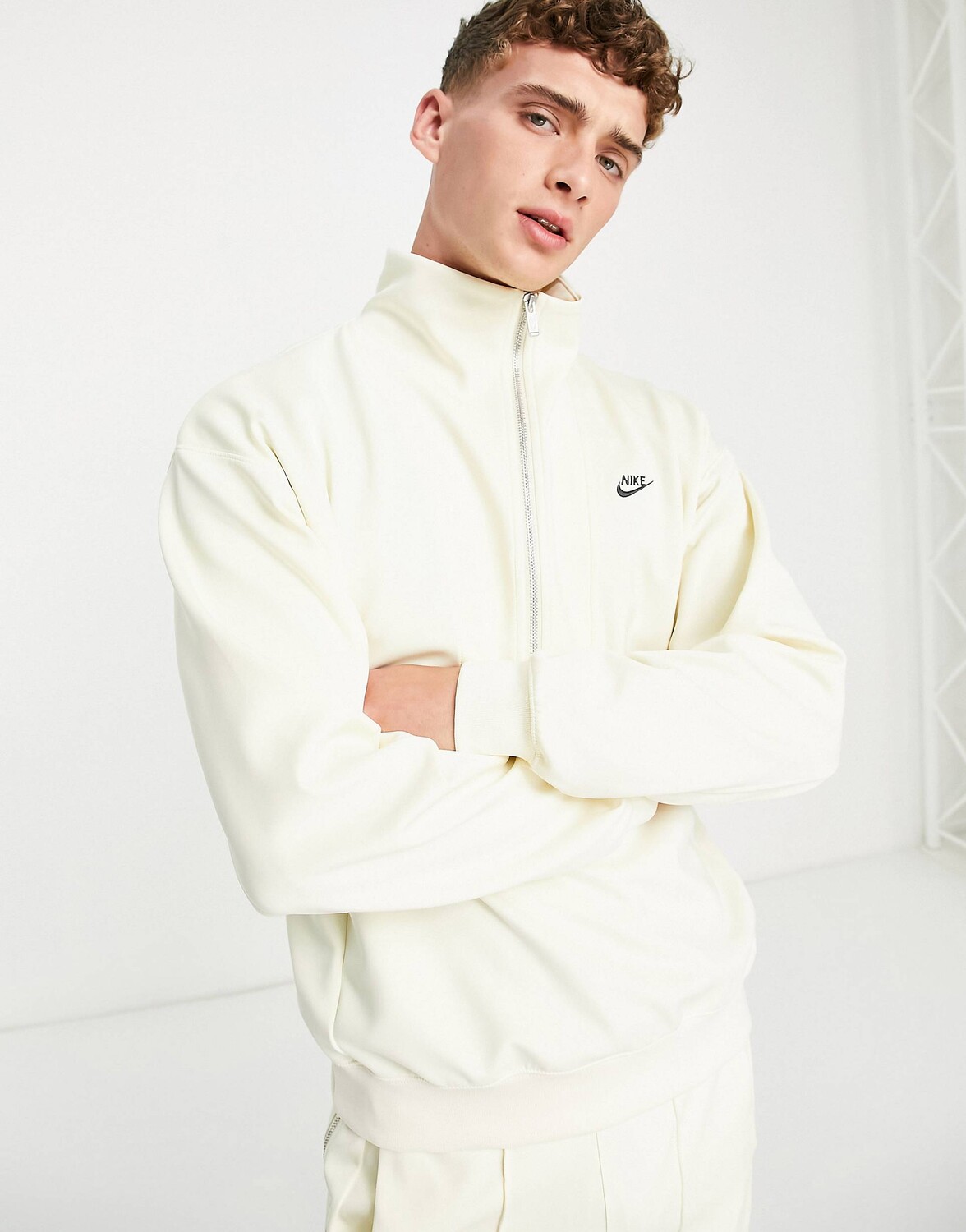 

Свитшот Nike circa на молнии из кокосового молока