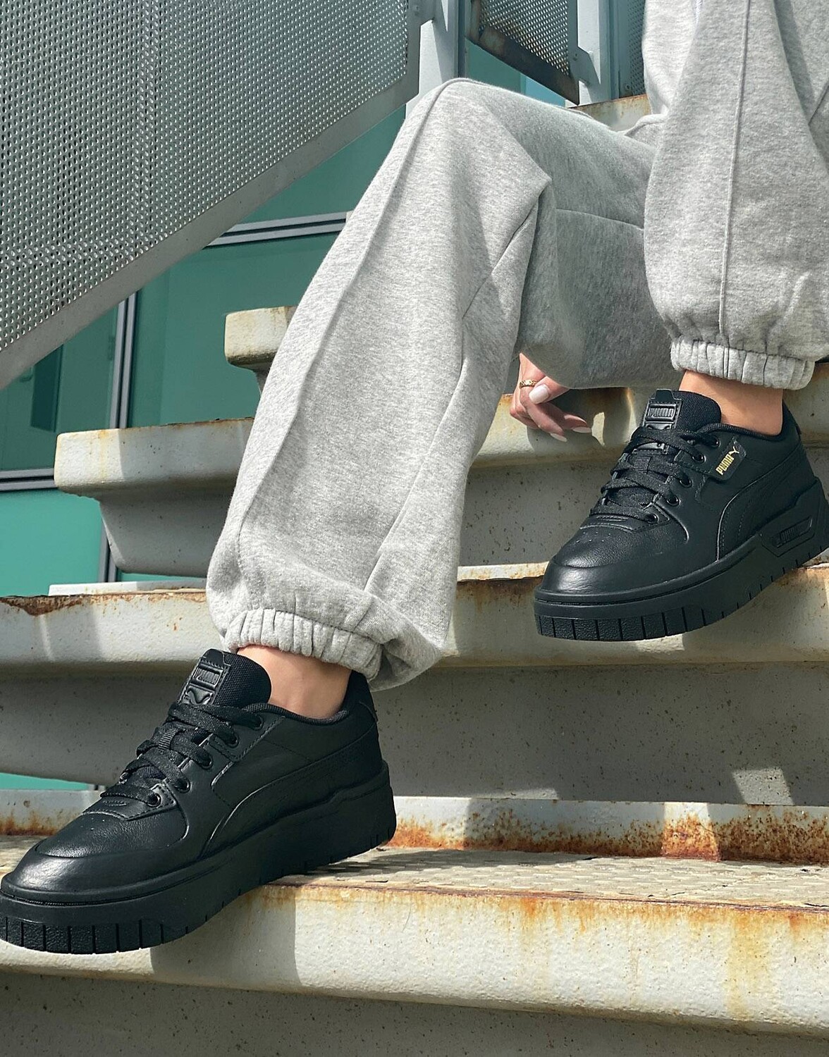 

Черные кроссовки Puma Cali Dream