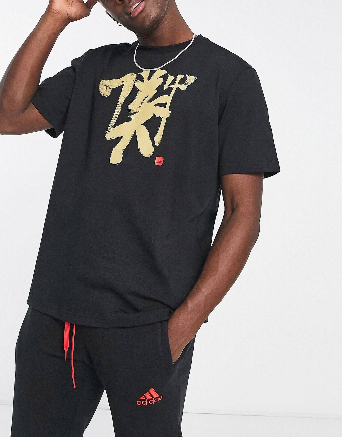 

Черная футболка adidas Football Manchester United